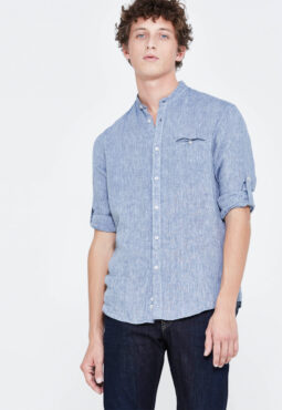 מכופתרת בד פשתן