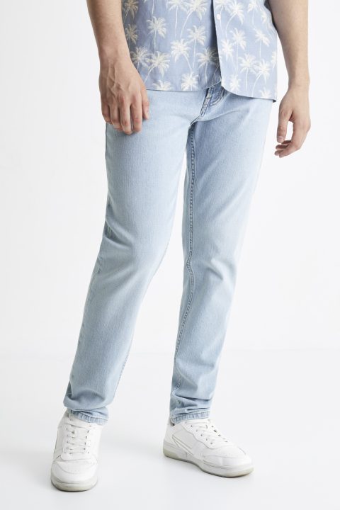 ג'ינס בגזרת slim C25