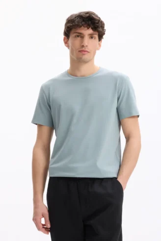 חולצת טי פימה צווארון עגול חולצת טי פימה צווארון עגול