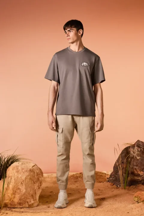 ⁦חולצה טי מודפת דרגון בול - אפור⁩ – תמונה ⁦3⁩