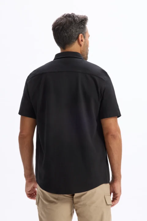 ⁦חולצה קצרה רגולר מבד ג'רזי פיקה – שחור⁩ – תמונה ⁦4⁩