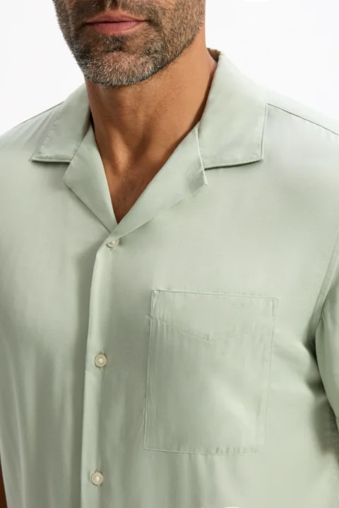⁦SHORT SLEEVES SHIRT בצבע VERT SAUGE⁩ – תמונה ⁦5⁩