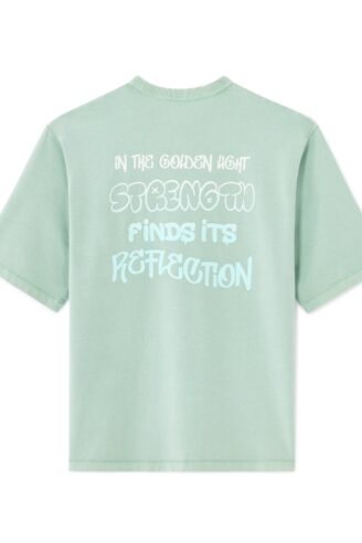 טי-שירט עם הדפס גרפיטי - ירקרק־בהיר