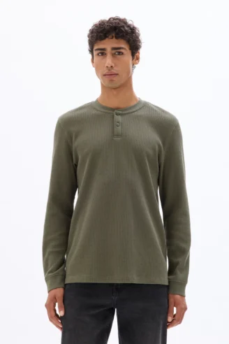 חולצת טי ארוכה סריגת ואפל - ירוק חאקי