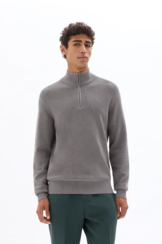 סריג בגזרת פיט רגילה עם רוכסן בצווארון, בסריגת וופל מיקרו