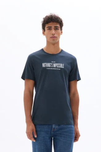 חולצת טי מודפסת 100% כותנה - כחול כהה