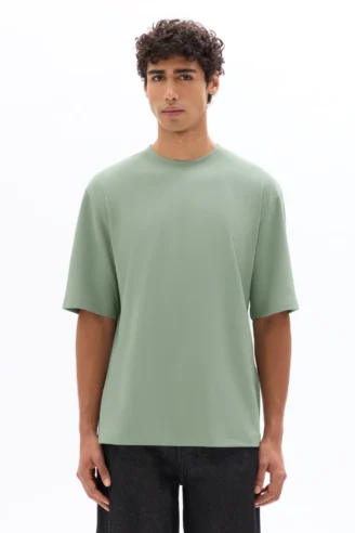 חולצת טי עם צווארון עגול