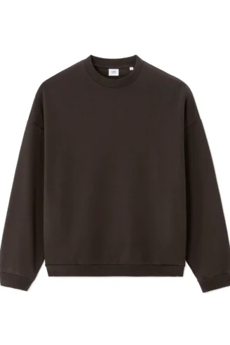 סווטשירט אוברסייז עם צווארון עגול  - חום כהה