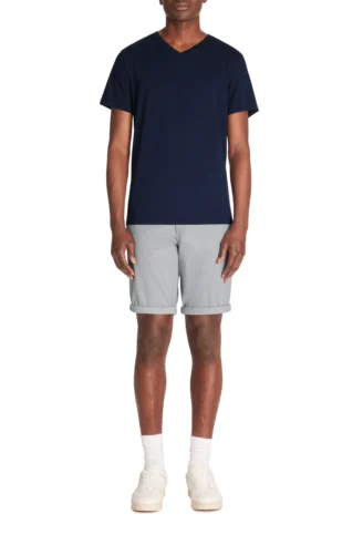 חולצת טי בגזרה צמודה צווארון וי, כותנה סטרצ' – כחול כהה