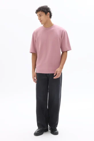 חולצת טי עם צווארון עגול