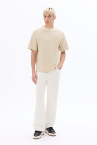 חולצת טי אוברסייז עם צווארון עגול ובד במרקם מובלט