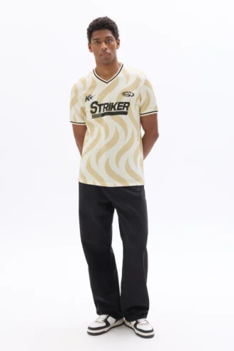 חולצת כדורגל בגזרת אוברסייז