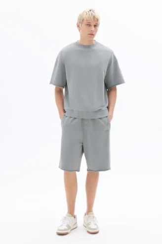 חולצת טי בגזרת אוברסייז עם אפקט דהוי - אפור כחלחל