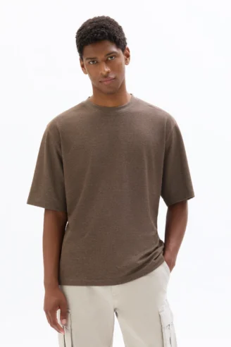 חולצת טי עם צווארון עגול Oversize