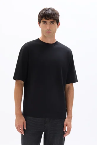 חולצת טי עם צווארון עגול Oversize - שחור